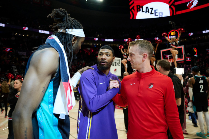 湖人爆冷遭开拓者逆转